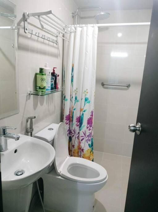 Cubao Manhattanheights U31N Tb, Studio Unit 마닐라 외부 사진